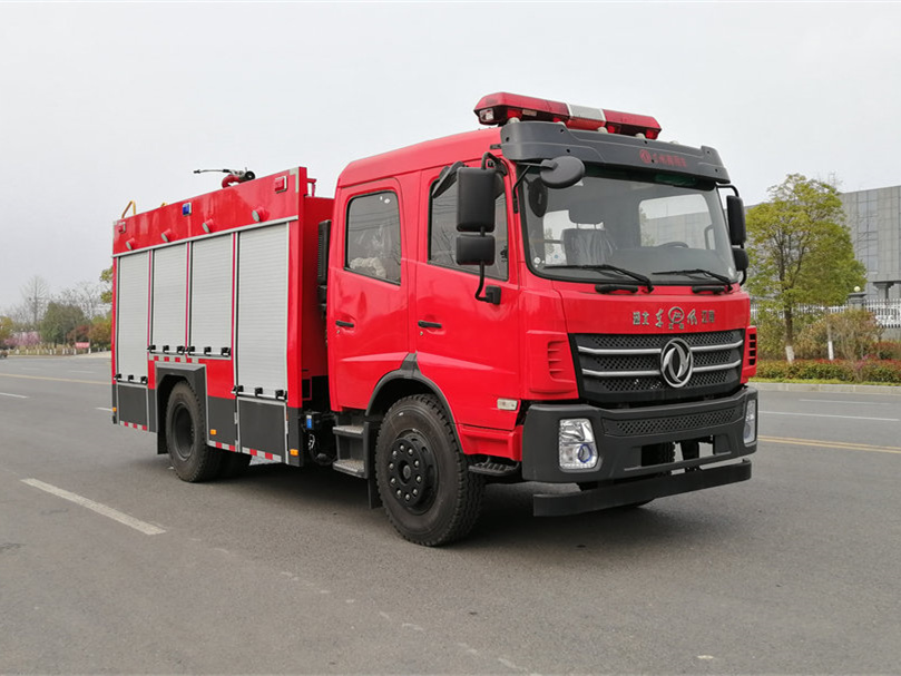 東風(fēng)5.5噸水罐消防車