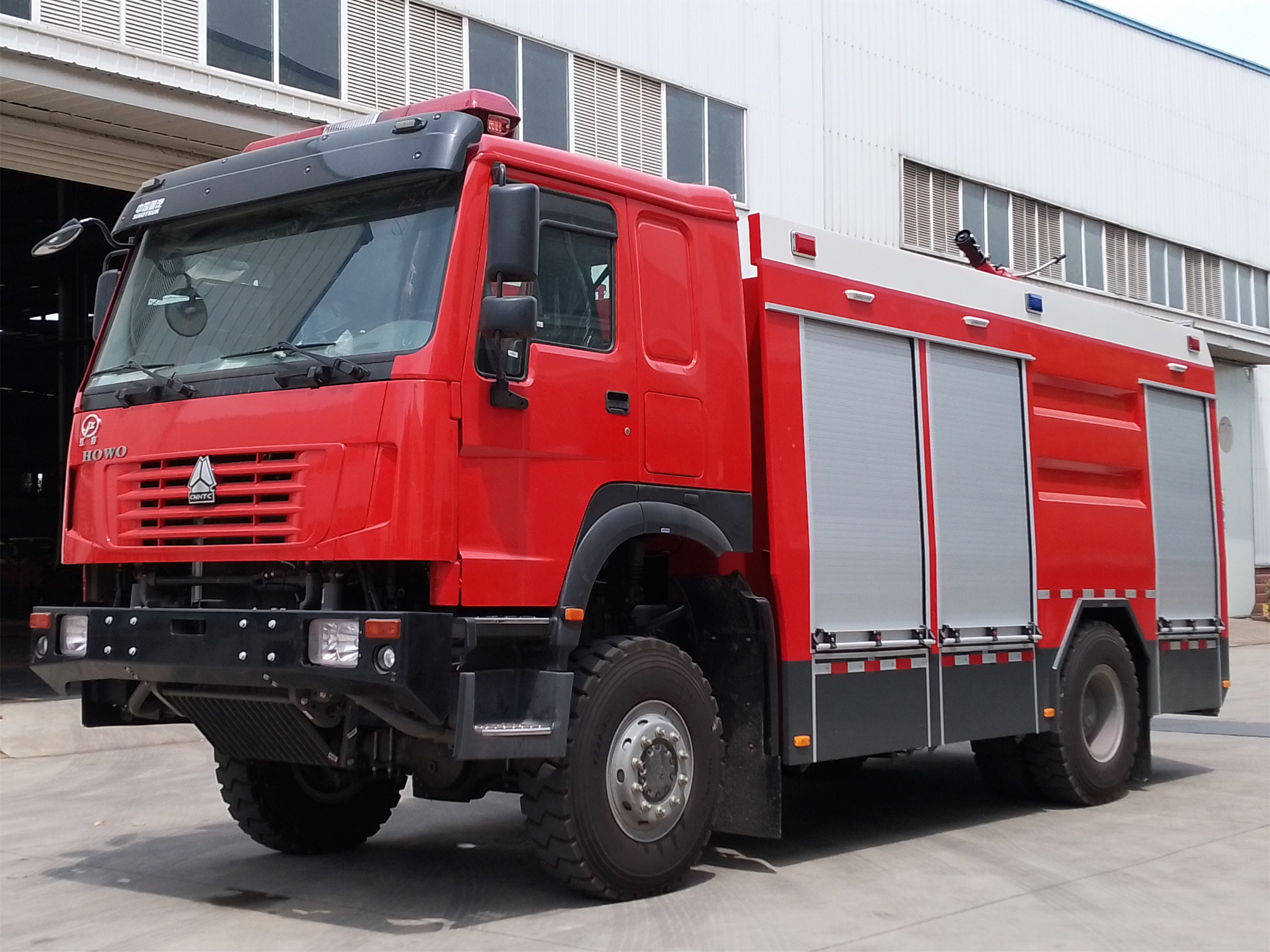 四驅(qū)5.5噸水罐消防車