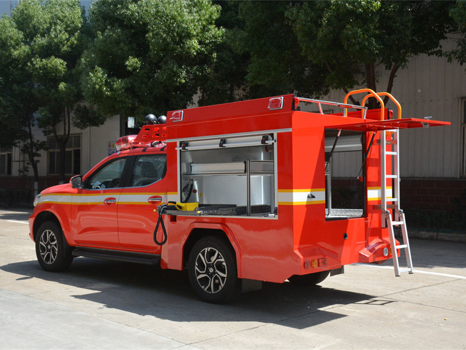 東風(fēng)皮卡器材消防車